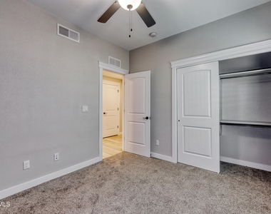 7799 Enchanted View Drive - Photo Thumbnail 29