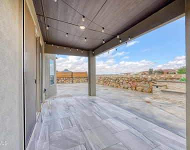 7799 Enchanted View Drive - Photo Thumbnail 45