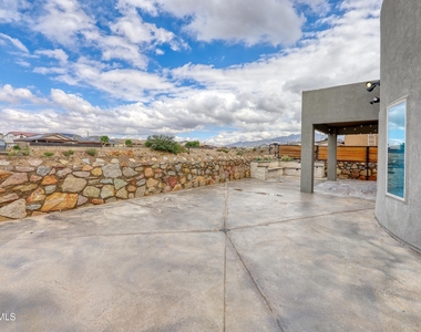 7799 Enchanted View Drive - Photo Thumbnail 44