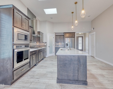 7799 Enchanted View Drive - Photo Thumbnail 10