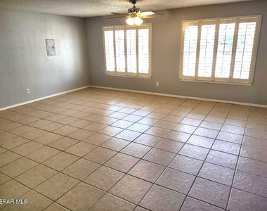 3610 Buxton Drive - Photo Thumbnail 7
