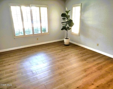 3610 Buxton Drive - Photo Thumbnail 3
