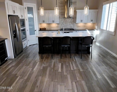 768 Pontop Hall Street - Photo Thumbnail 8