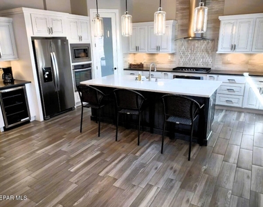 768 Pontop Hall Street - Photo Thumbnail 7