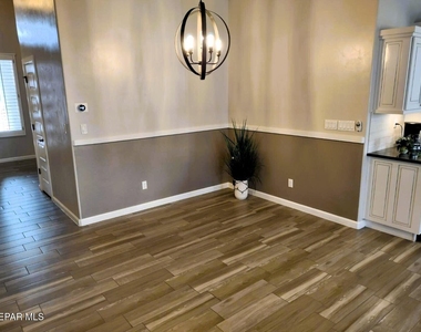 768 Pontop Hall Street - Photo Thumbnail 5