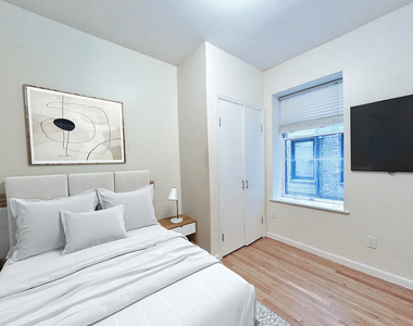 West 11th Street - Photo Thumbnail 2