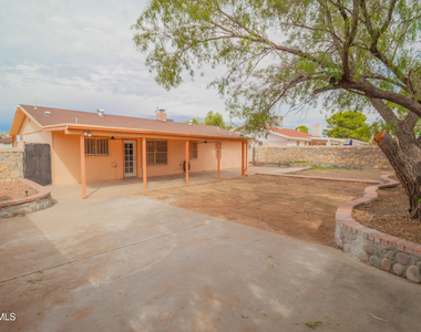 1736 Bing Crosby Drive - Photo Thumbnail 4