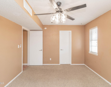 1736 Bing Crosby Drive - Photo Thumbnail 3