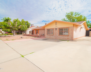 1736 Bing Crosby Drive - Photo Thumbnail 7