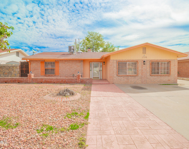 1736 Bing Crosby Drive - Photo Thumbnail 5