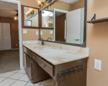 1736 Bing Crosby Drive - Photo Thumbnail 41