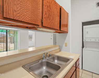 10207 Angel Falls Place - Photo Thumbnail 11
