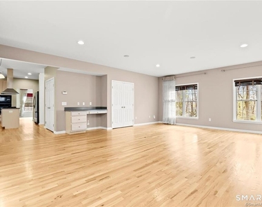 22 Apollo Road - Photo Thumbnail 8