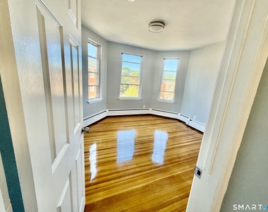 39 Pawtucket Street - Photo Thumbnail 2