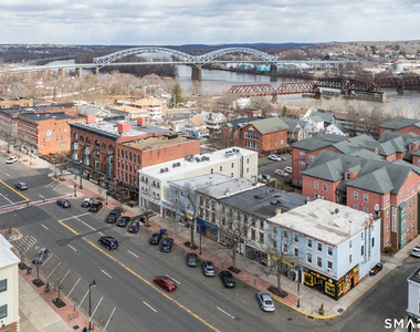 584 Main Street - Photo Thumbnail 6