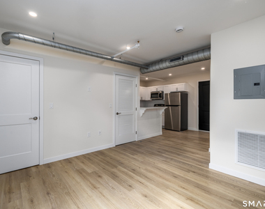 584 Main Street - Photo Thumbnail 2