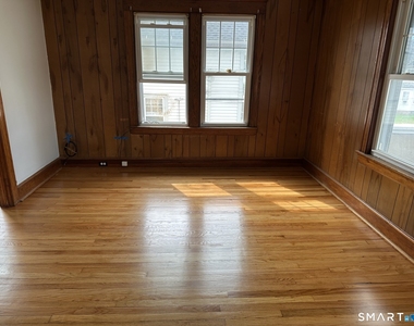 82 Lorenzo Street - Photo Thumbnail 2