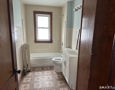 82 Lorenzo Street - Photo Thumbnail 7
