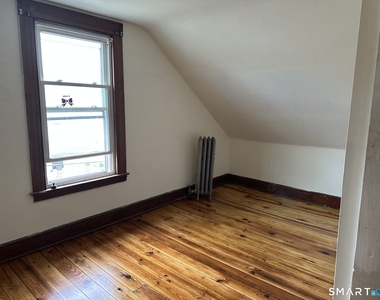82 Lorenzo Street - Photo Thumbnail 15