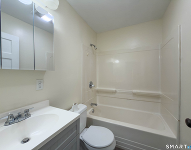 72 Roosevelt Avenue - Photo Thumbnail 18