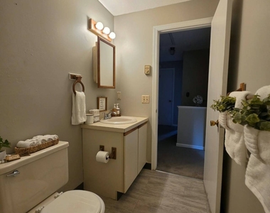 1448 Meriden Road - Photo Thumbnail 18