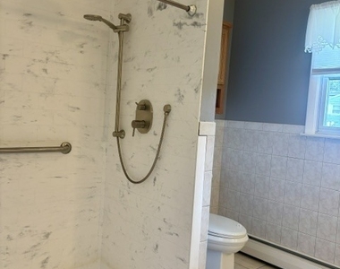 129 Oldham Avenue - Photo Thumbnail 13