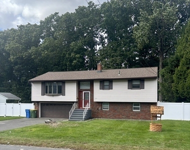 129 Oldham Avenue - Photo Thumbnail 1
