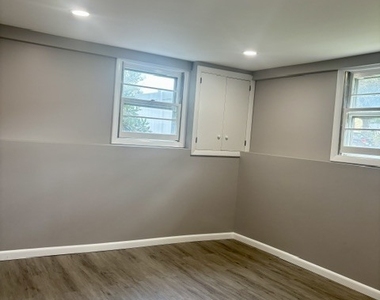 129 Oldham Avenue - Photo Thumbnail 20
