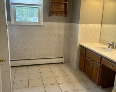 129 Oldham Avenue - Photo Thumbnail 10