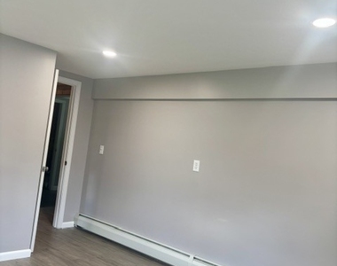 129 Oldham Avenue - Photo Thumbnail 21