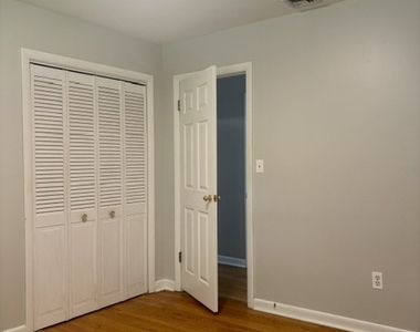 129 Oldham Avenue - Photo Thumbnail 15