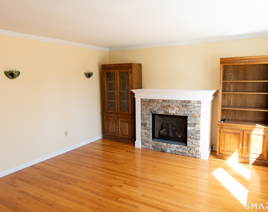 34 Center Avenue - Photo Thumbnail 5