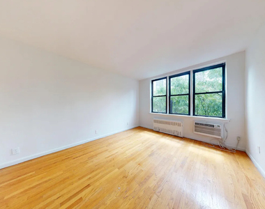 East 90th Street - Photo Thumbnail 1