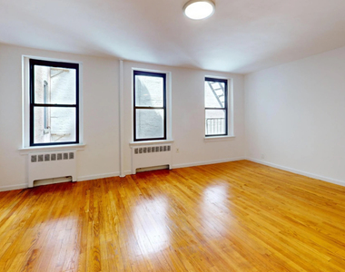 East 52 nd  Street - Photo Thumbnail 1