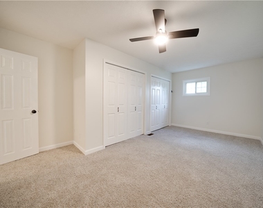 490 Glenn St - Photo Thumbnail 8