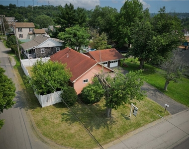 490 Glenn St - Photo Thumbnail 1