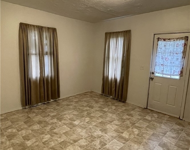 62 Whiteman Ave - Photo Thumbnail 3