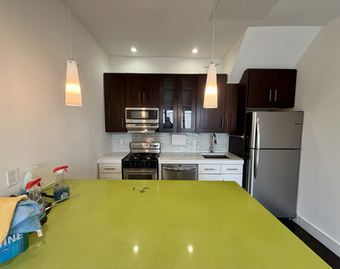 147 Rogers Avenue - Photo Thumbnail 4