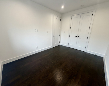 147 Rogers Avenue - Photo Thumbnail 5