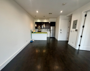 147 Rogers Avenue - Photo Thumbnail 2