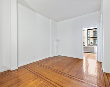 121 Madison Avenue - Photo Thumbnail 2