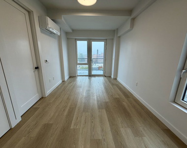 1615 Cedar Street - Photo Thumbnail 2