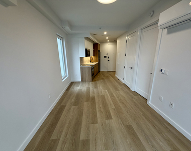 1615 Cedar Street - Photo Thumbnail 3