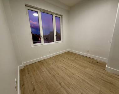 1613 Brooklyn Avenue - Photo Thumbnail 10