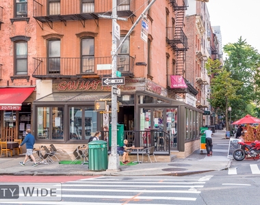 218 East 85th Street - Photo Thumbnail 4