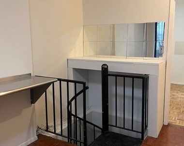 300 East 89th Street - Photo Thumbnail 8