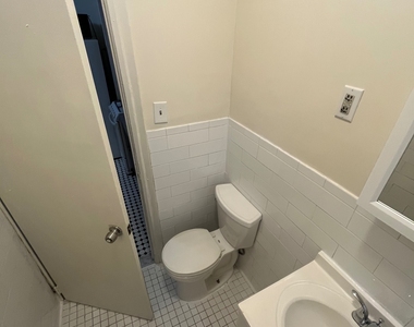 300 East 89th Street - Photo Thumbnail 7
