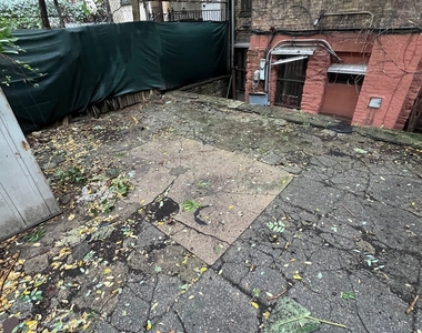 300 East 89th Street - Photo Thumbnail 17
