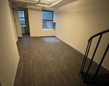 300 East 89th Street - Photo Thumbnail 10