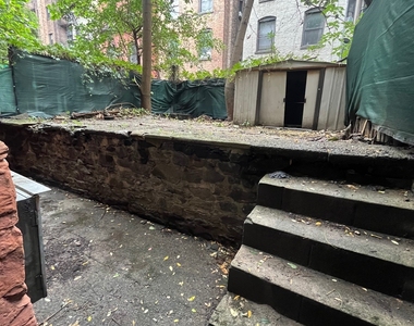 300 East 89th Street - Photo Thumbnail 16